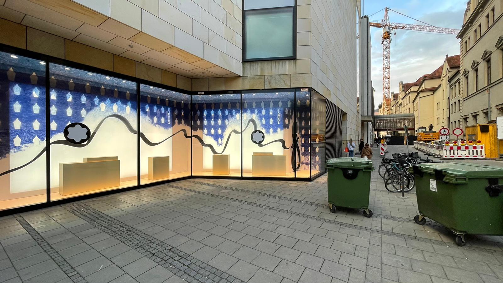 Außenansicht einer fertigen VISUP Schaufenster- und Leuchtwerbung